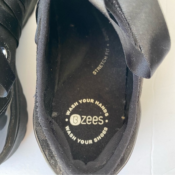 Bzees Glisten Shimmer Black Ribbon Slip on Sneakers - Sz 7 W - Picture 9 of 11